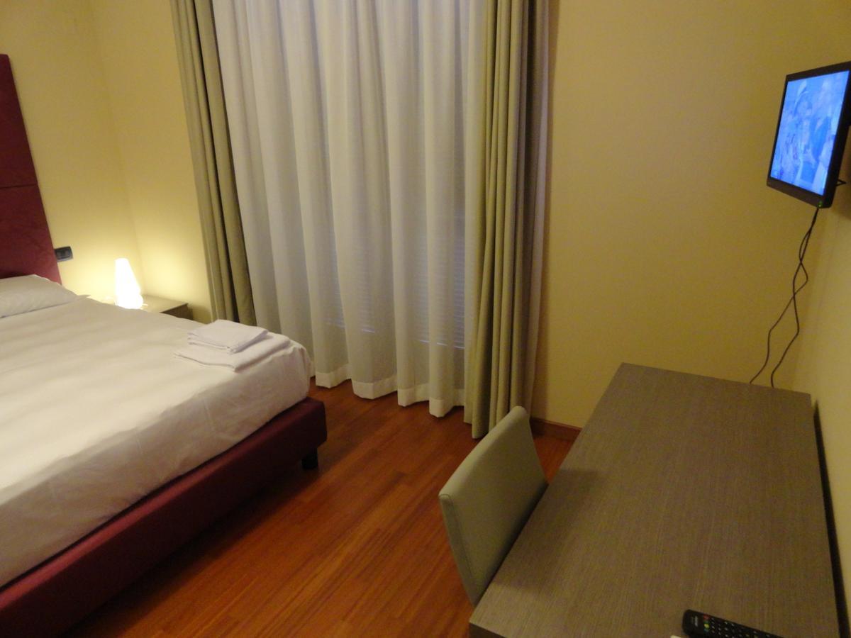 Residence Sant'Anna Ponte San Pietro  Buitenkant foto
